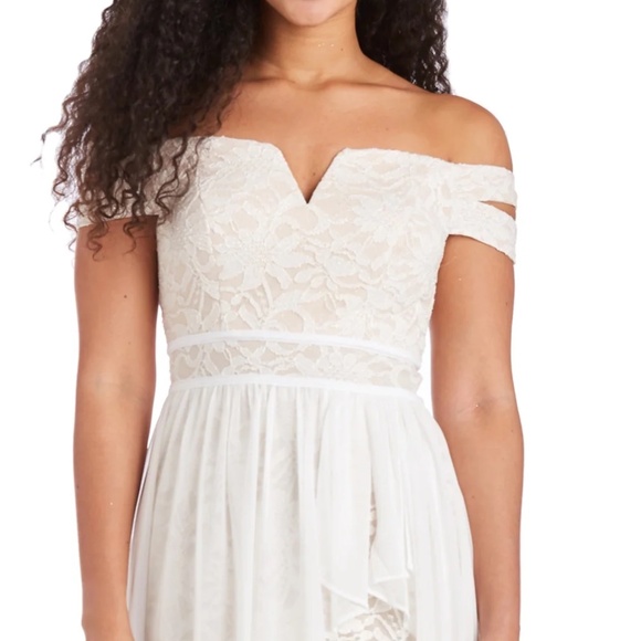 Morgan & company juniors' off-the-shouder asymmetrical gown in ivory/nude sz 13. - Picture 6 of 6